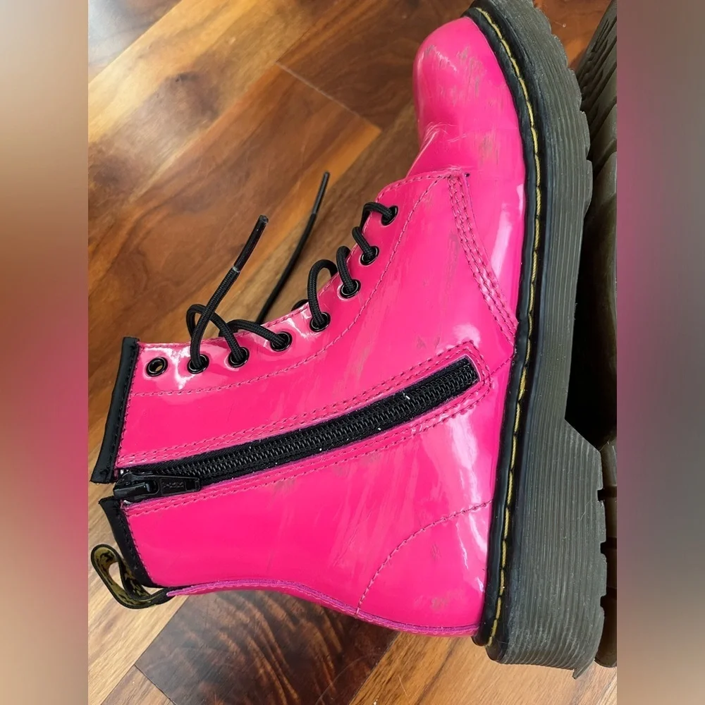 Dr Martens girls pink patent leather Big kid size USED